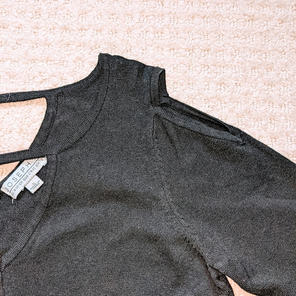 Cold shoulder top - Picture 4 of 8